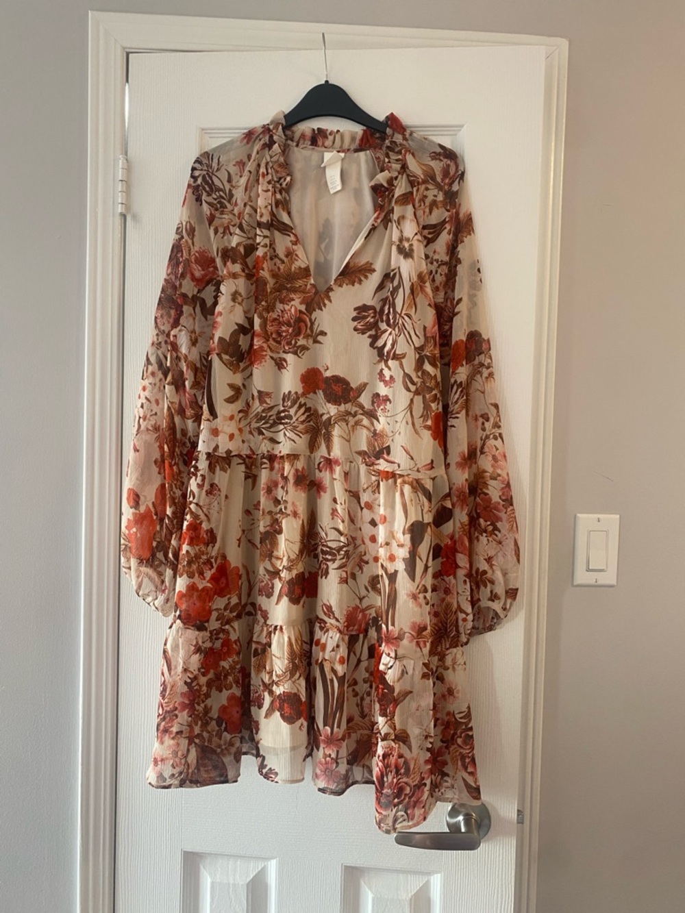 H&M Floral Tiered V-Neck Long Sleeve Dress